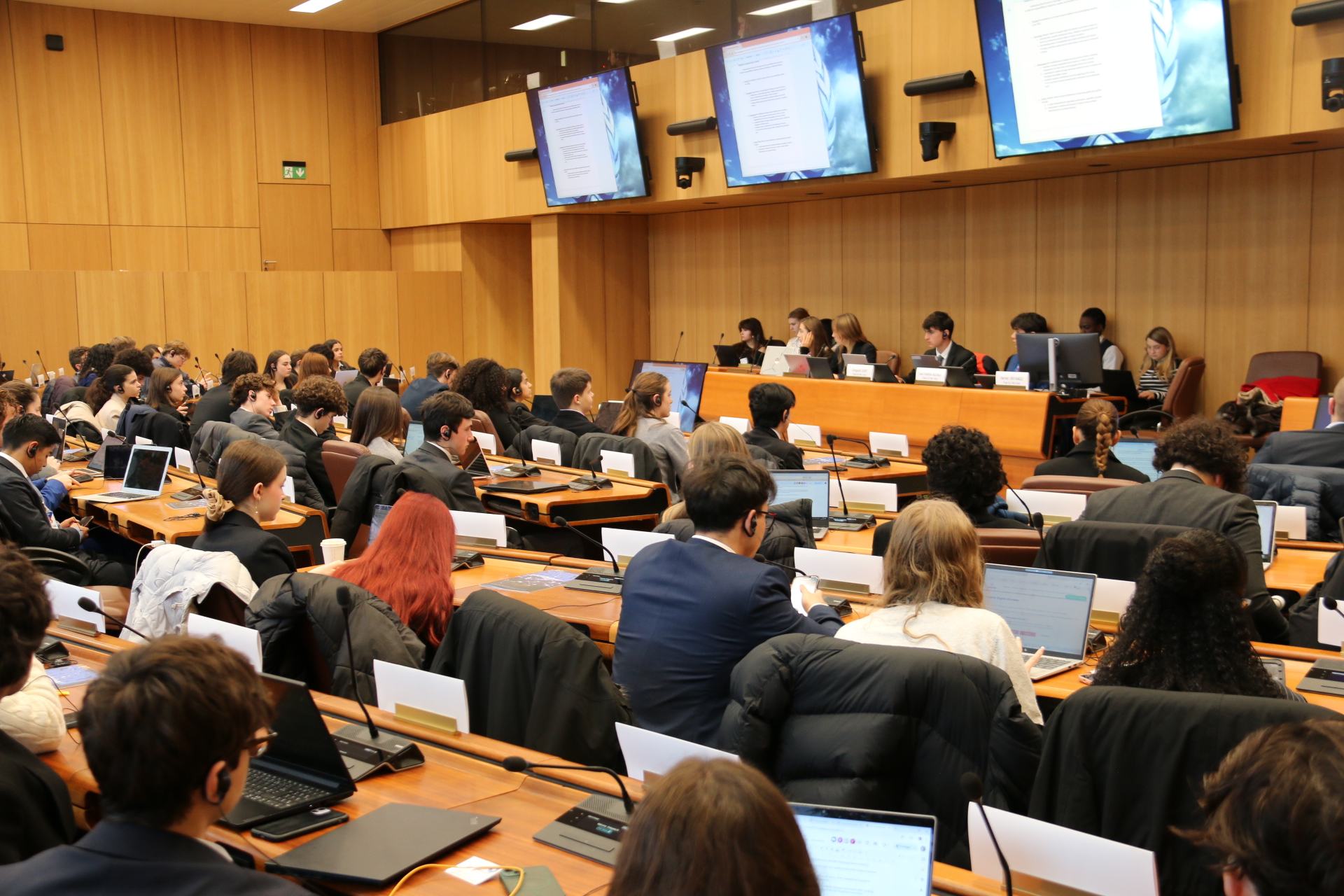 CONDITIONS DE TRAVAIL – Quand la culture souffre : les travailleurs des arts au cœur des négociations internationales